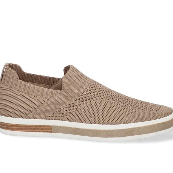 WOMEN'S BELLA VITA RAMIRA SNEAKERS - Picture 4 of 6